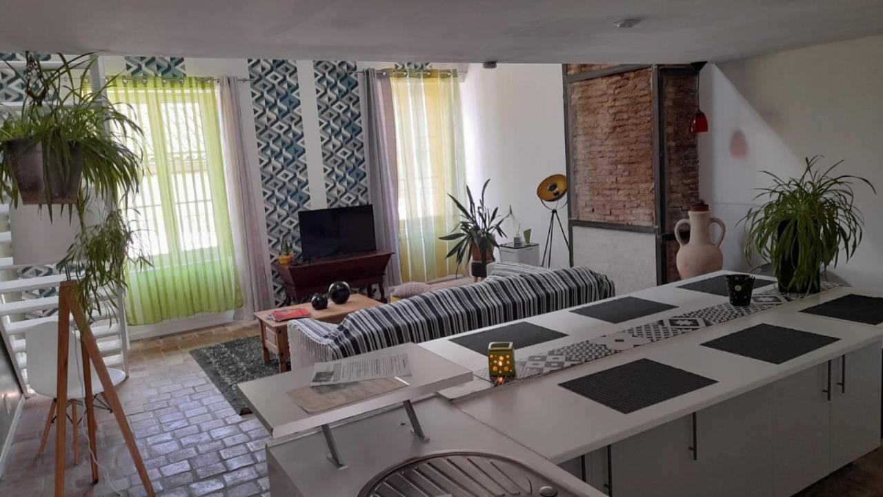 Tournus Castrum Romain- Loft 90M2 - 3 Etoiles - Petit Box Velo - 5Mn Autoroute Eksteriør bilde
